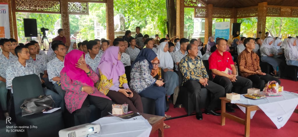 Peserta dan Tamu Undangan Dalam Pelaksanaan Kegiatan CSR di Taman Bale Maya Datar Kabupaten Purwakarta