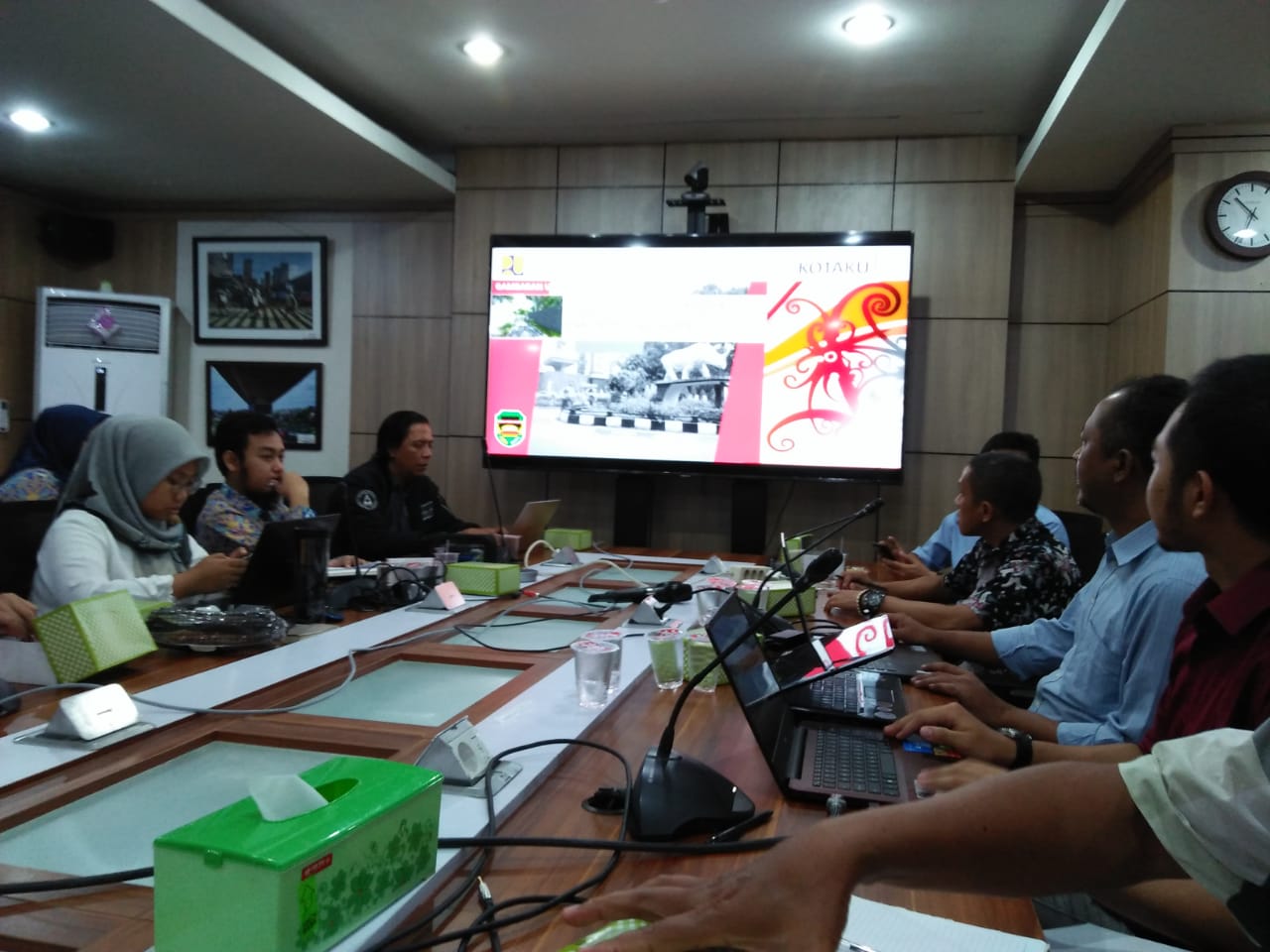 Presentasi Kegiatan KOTAKU Kabupaten Purwakarta di Kementerian PUPR Jakarta Diwakili Oleh Perwakilan Dari Bappelitbangda dan Distarkim Kabupaten Purwakarta