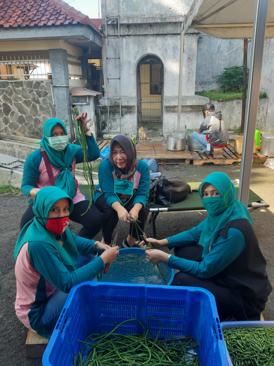 Partisipasi Pegawai Bappelitbangda Pada Dapur Umum Posko Penanganan Covid-19 Kabupaten Purwakarta