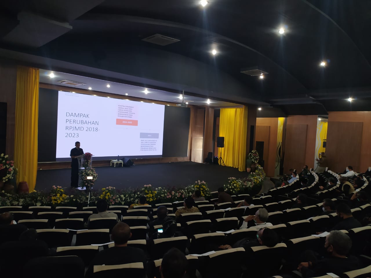 Paparan Kepala Bappelitbangda Kabupaten Purwakarta Pada Acara Musrenbang Perubahan RPJMD Kabupaten Purwakarta Tahun 2018 - 2023 di Bale Yudhistira Pemda Kab. Purwakarta