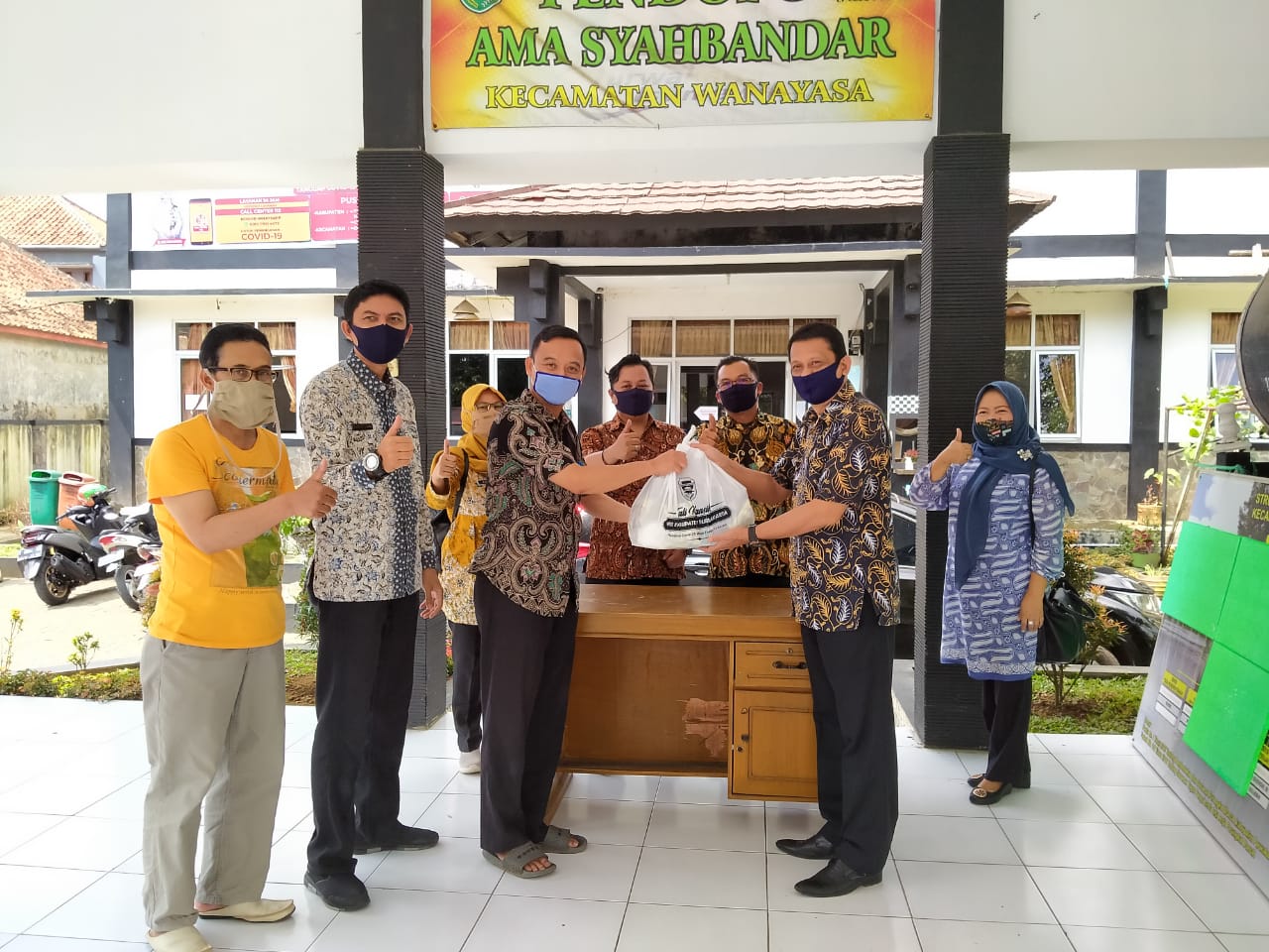 ASN Bappelitbangda Kabupaten Purwakarta Mulai Distribusikan Bantuan Program Tali Kaasih Kepada Masyarakat di Kecamatan Wanayasa